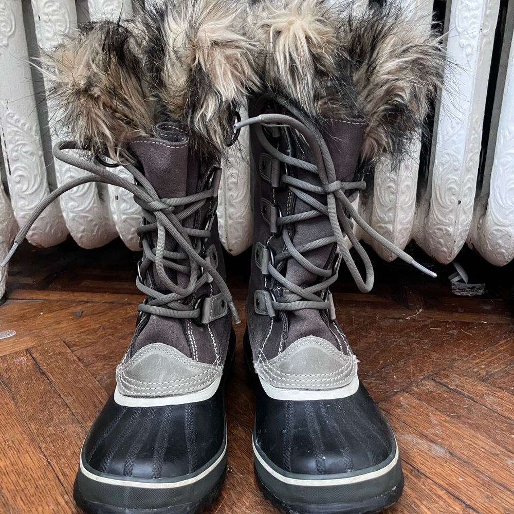Sorel Faux Fur Trimmed Lace Up Winter Boots - Picture 4 of 7